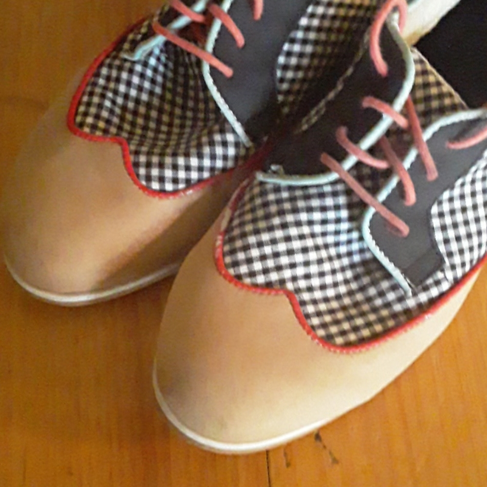 Golf shoes for women